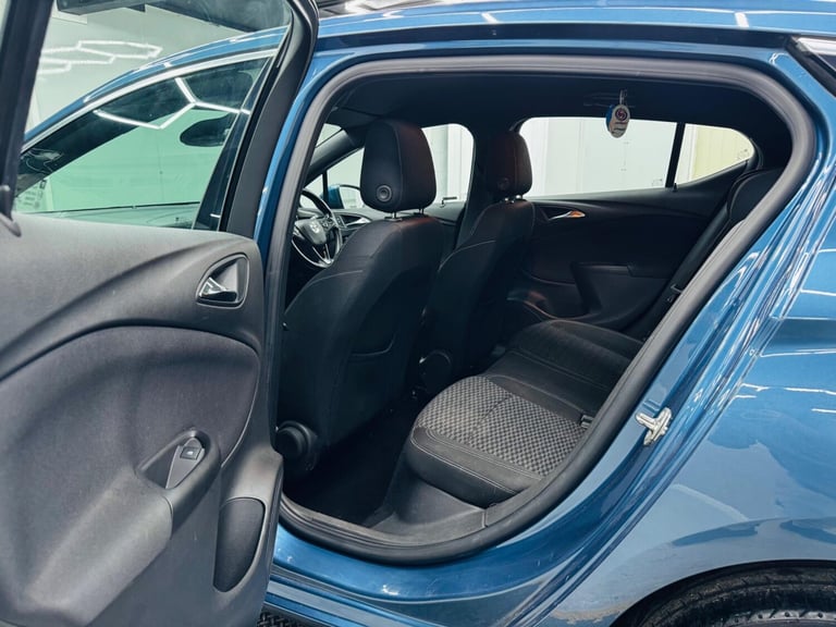 2016 Vauxhall Astra 1.6 CDTi BlueInjection SRi Nav Euro 6 (s/s) 5dr HATCHBACK Diesel Manual