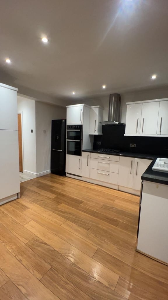 Rooms available for rent in rainham rm13