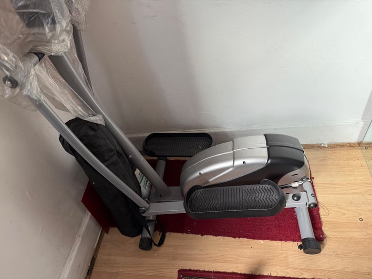 Sunny Health Fitness Elliptical Cross Trainer