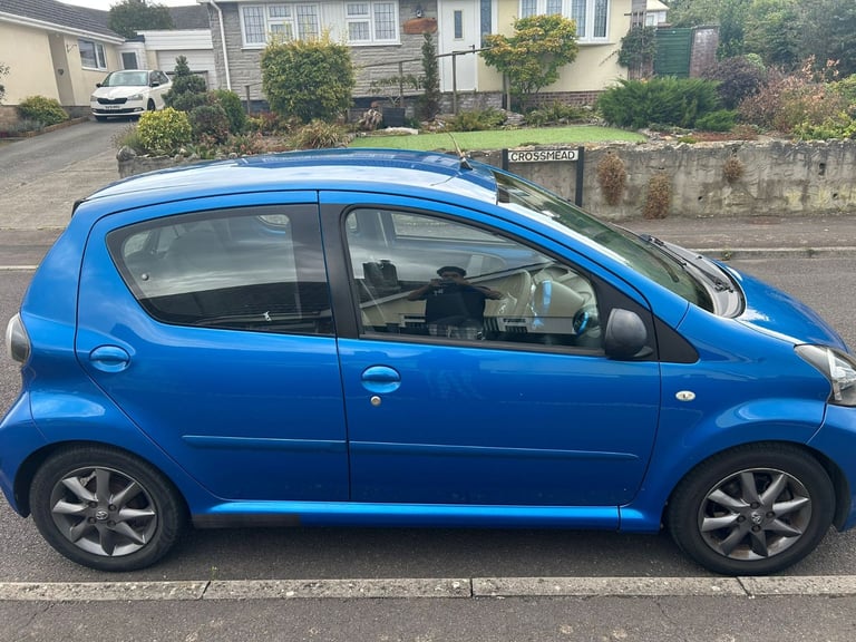 Toyota, AYGO, Hatchback, 2010, Manual, 998 (cc), 5 doors