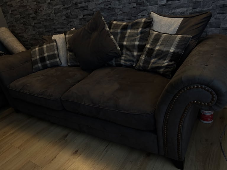 2 4 seater sofas’