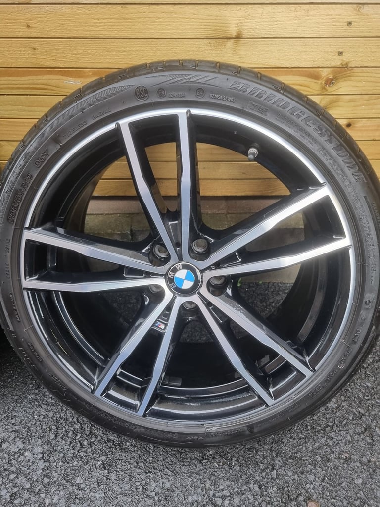BMW 19 INCH ALLOYS 