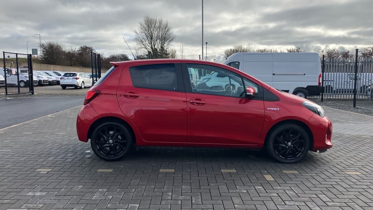 2016 Toyota Yaris 1.5 Hybrid Design 5dr CVT HATCHBACK PETROL/ELECTRIC Automatic