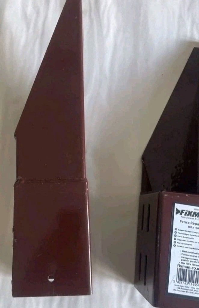 B&Q -4xFENCE POSTS (100x100mm) Rrp £12.49