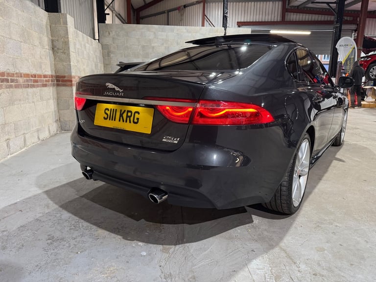 2017 Jaguar XF 2.0d R-Sport Saloon 4dr Diesel Auto AWD Euro 6 (s/s) (240 ps)