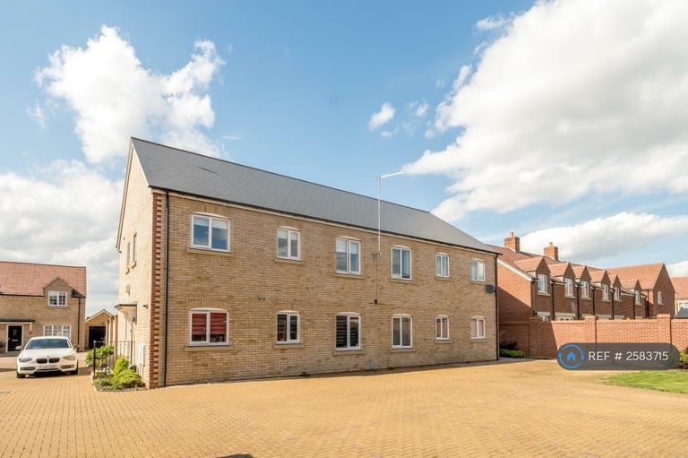 2 bedroom flat in Burrows Crescent, Chipping Norton, OX7 (2 bed) (#2583715)