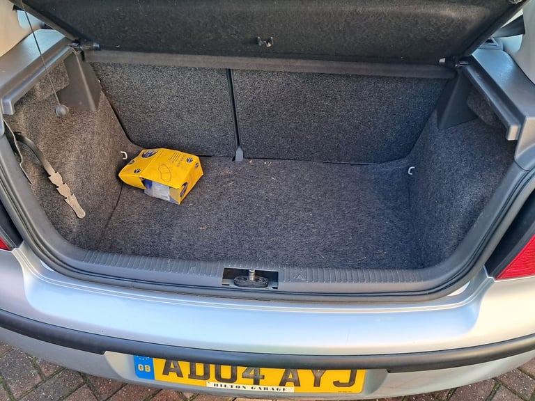 Volkswagen, POLO, Hatchback, 2004, Manual, 1198 (cc), 5 doors