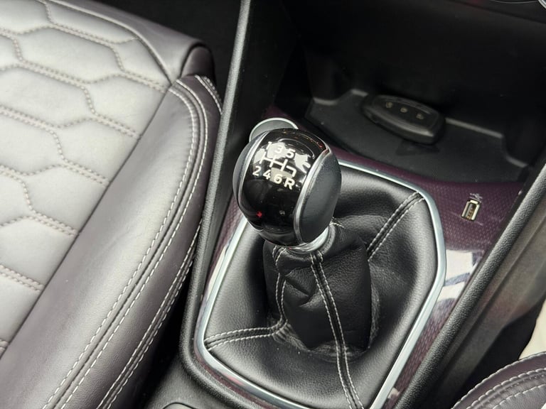 2019 Ford Fiesta 1.0T EcoBoost Vignale Euro 6 (s/s) 5dr HATCHBACK Petrol Manual