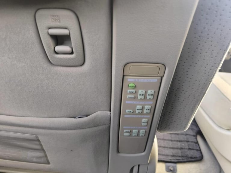 2008 Nissan Elgrand 2.5 Petrol 8 Seats Automatic Camper Van Roof LED TV ULEZ Free MPV Petrol Auto...