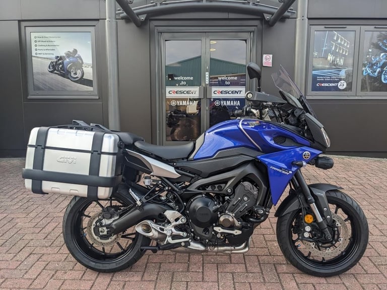 image for YAMAHA TRACER 900 2018 - GIVI PANNIERS - SPOT LIGHTS - HEATED GRIPS - PROTECTION
