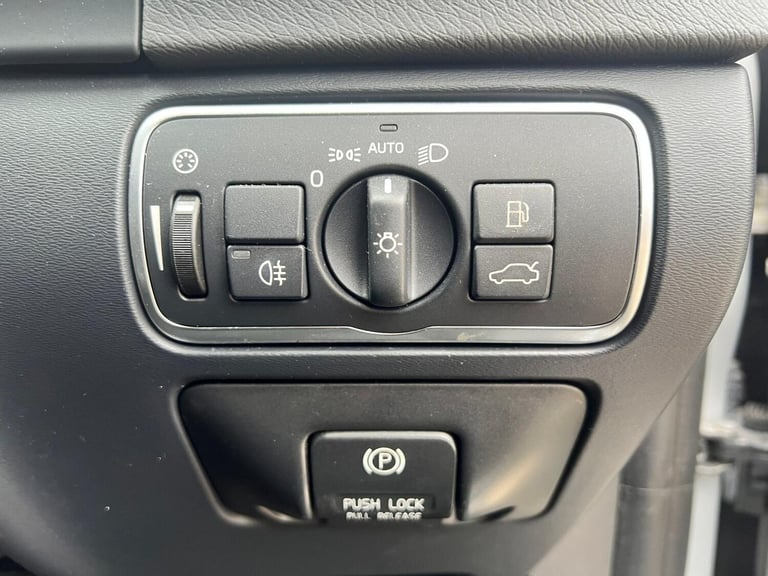 2013 Volvo V60 2.0 D3 SE Lux Euro 5 (s/s) 5dr ESTATE Diesel Manual