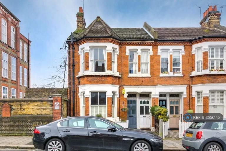 image for 2 bedroom flat in St. Ann's Hill, London, SW18 (2 bed) (#2656145)