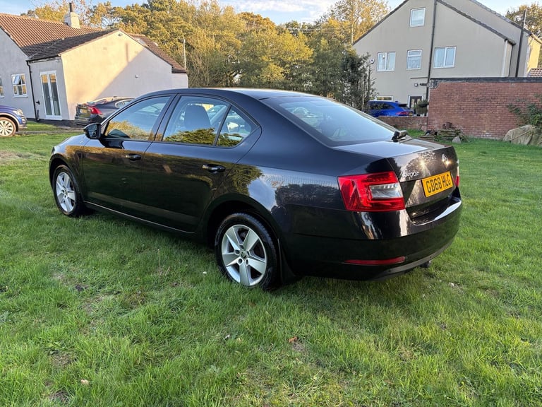 Skoda, OCTAVIA, Hatchback, 2019, Manual, 1598 (cc), 5 doors