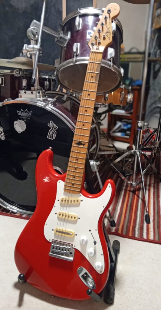 image for Marlin Sidewinder Strat Style Red electric guitar 4/4 Right 