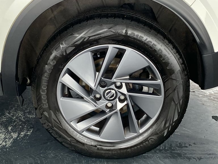 2022 Nissan Qashqai 1.3 DiG-T MH Acenta Premium 5dr Crossover/SUV PETROL Manual