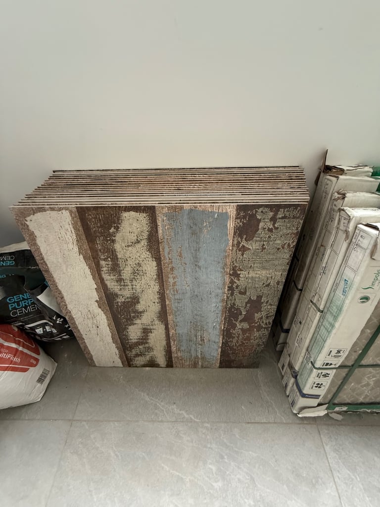 16 porcelain wood floor effect tiles 600 x 600
