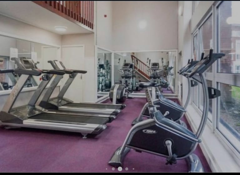 2 bed apartment in St James Park Salford furnished