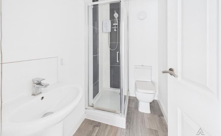 Flat to let 