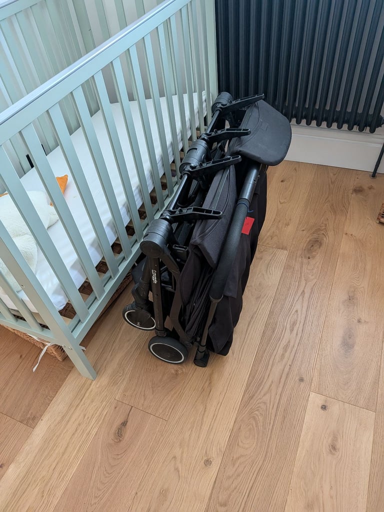 Compact double buggy