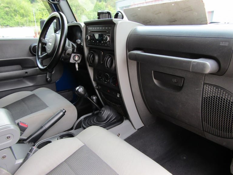  Jeep Wrangler  3.8 V6 SOFT TOP TRAIL RATED 4X4 3DR LHD 4x4 Petrol Manual