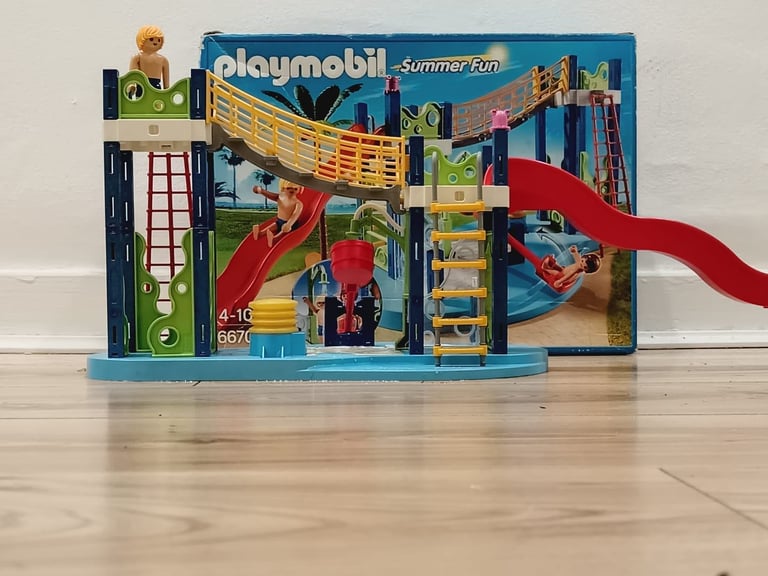 Playmobil water park toy set 6670 complete in box