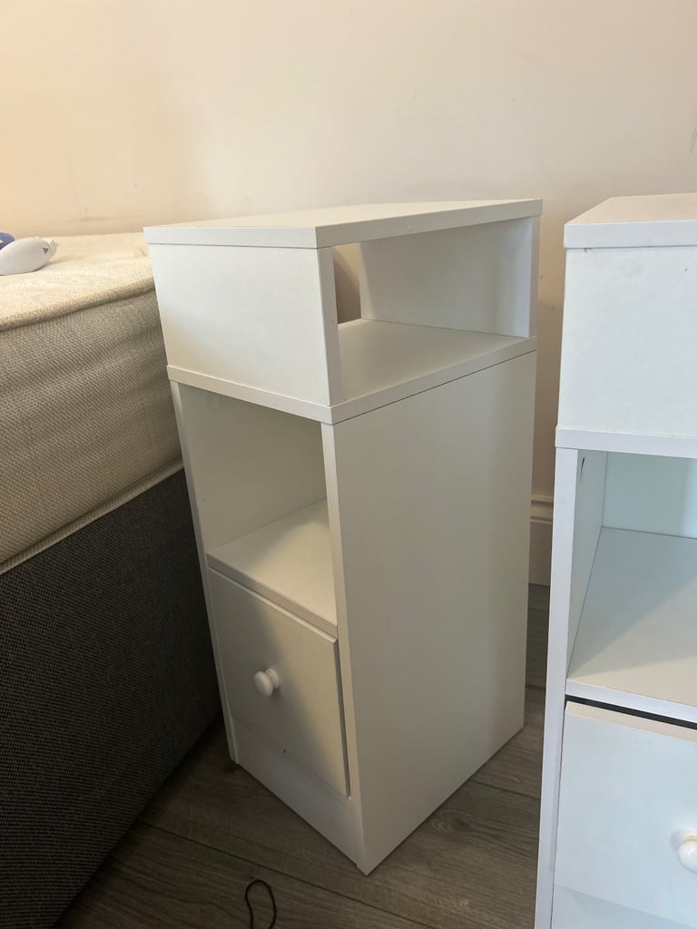 Slimline tables 