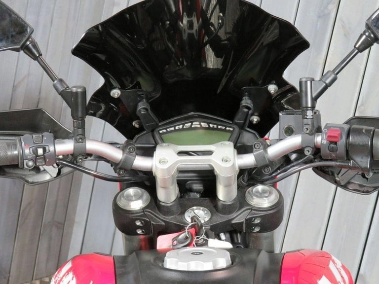 2017 17 DUCATI HYPERMOTARD 939