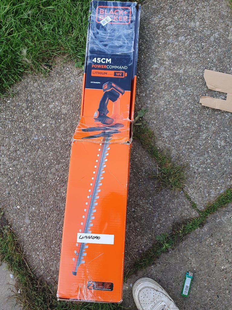 BLACK+DECKER Hedge Trimmer, 18V Lithium Ion Battery, 45cm blade 