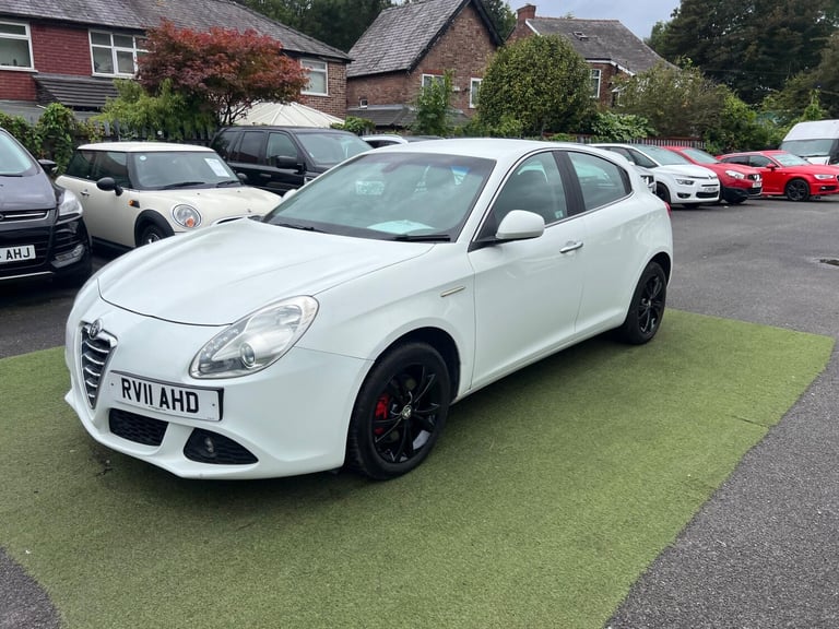 2011 Alfa Romeo Giulietta 1.4 TB MultiAir Lusso Euro 5 (s/s) 5dr HATCHBACK Petrol Manual
