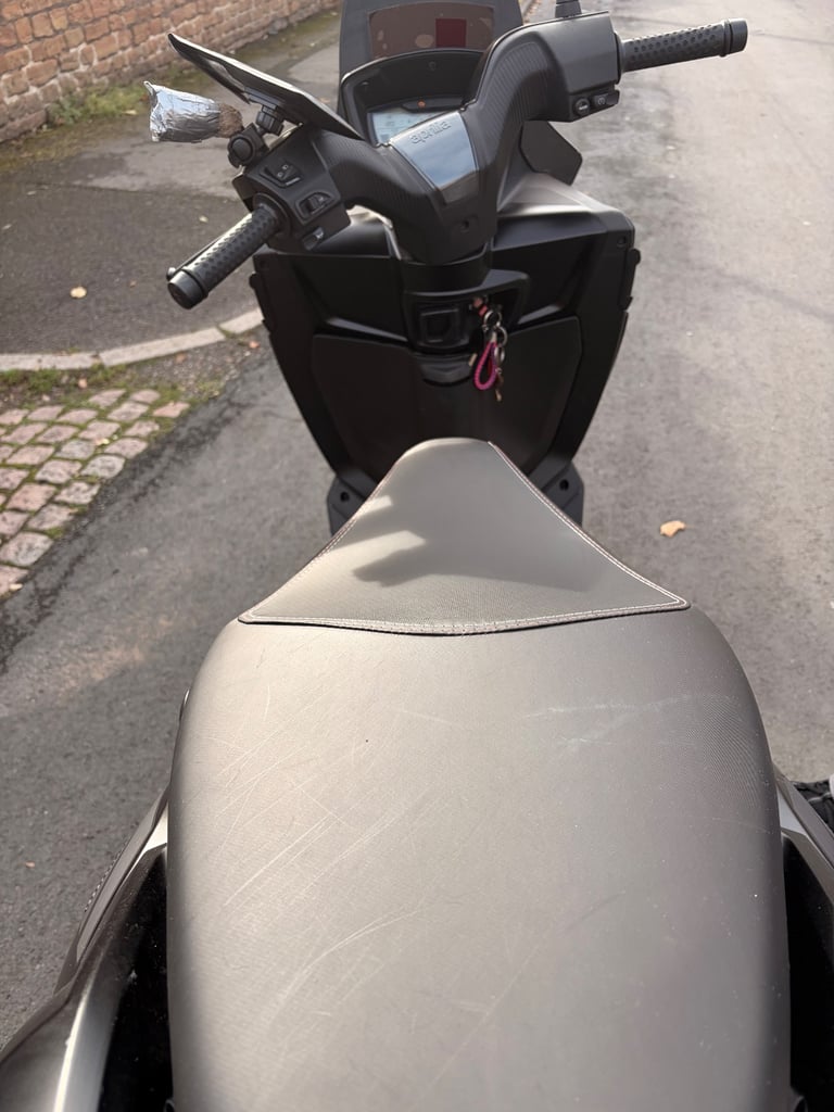 Aprilia, SXR, 2024, 49 (cc) 2400 miles 