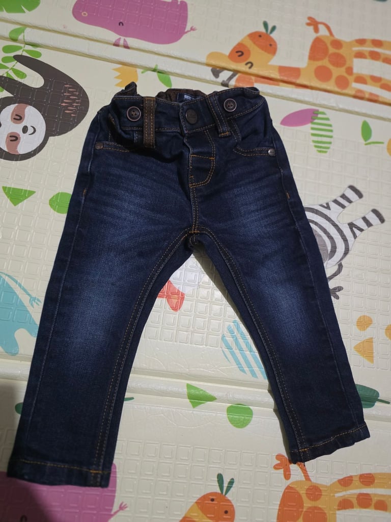 Bundle of boys trousers size 9-12 months