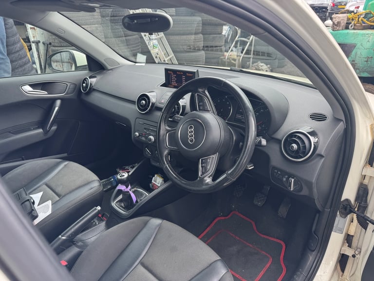 Audi a1 1.4 tfsi 2012 white BREAKING FOR PARTS 