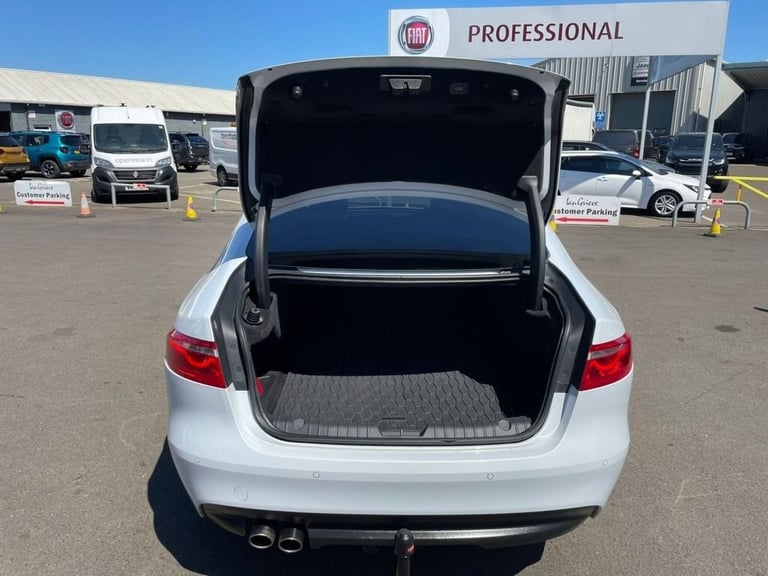 2018 Jaguar XF 2.0 D R-SPORT AWD 4d 177 BHP Saloon Diesel Automatic