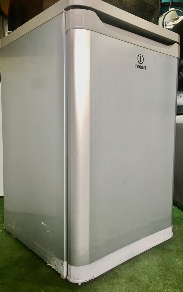 SILVER INDESIT LED UNDER COUNTER FRIDGE ❤️FREE DELIVERY 