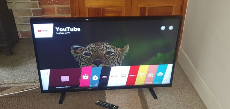 LG 43 inch 4K Smart tv Ultra HD freesat / freeview wifi Led TV