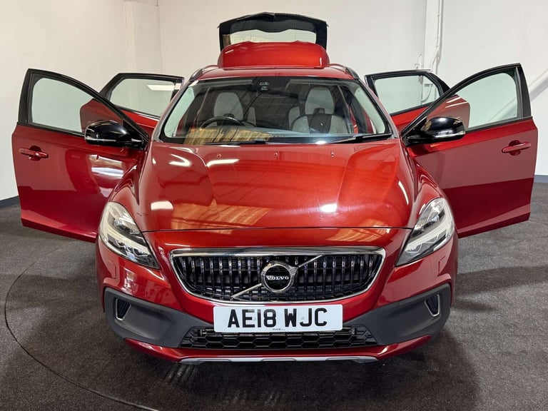 2018 Volvo V40 T3 [152] Cross Country Pro 5dr Geartronic HATCHBACK PETROL Automatic