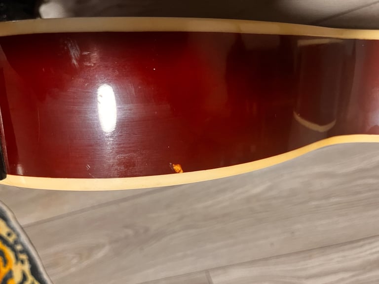 Lindo Electro Acoustic Slimline Guitar