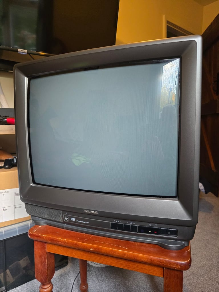 Toshiba 2102TB 21" CRT TV For Retro Gaming, great condition with remote