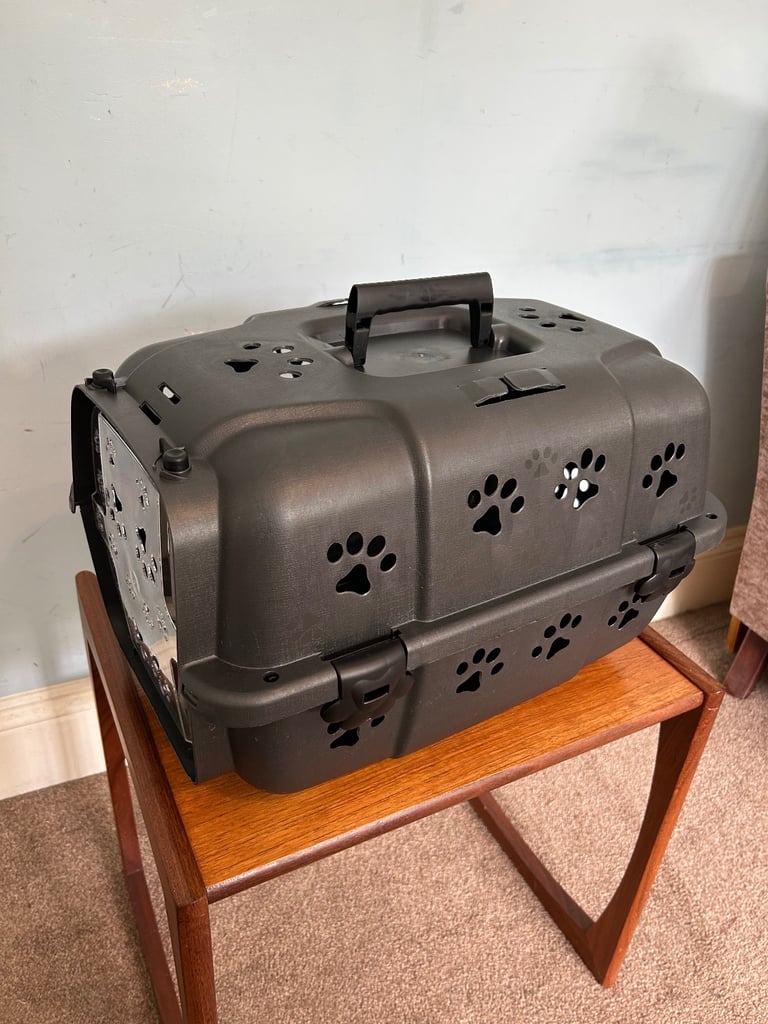 Pet Carrier New H12.5in/32cm W12in/30cm L18.5in/48cm New D064