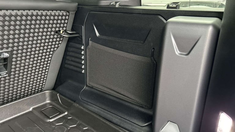  Land Rover Defender 3.0 D250 X-Dynamic SE 110 5dr Auto SUV Diesel Automatic