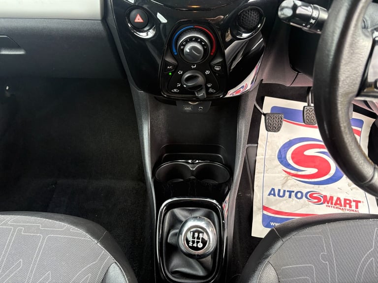 2015 Toyota AYGO 1.0 VVT-i X-Pression 3dr HATCHBACK Petrol Manual