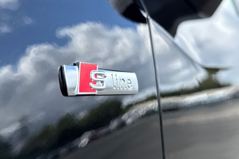 2025 Audi Q2 S line 30 TFSI  116 PS 6-speed SUV PETROL Manual