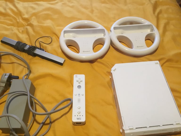 Wii console bundle,Mario kart,2 x wheels,controller 