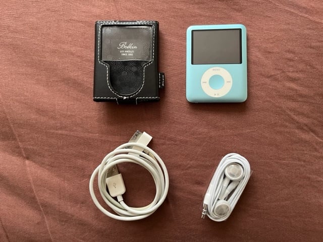 image for APPLE IPOD NANO 8GB BLUE & XBLITZ PORTABLE WIRELESS BT SPEAKER - GREAT COMBO!
