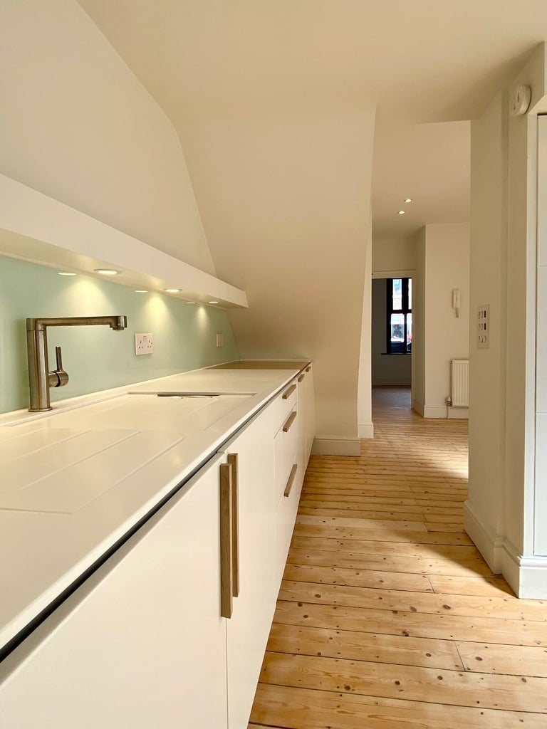 Stunning 2 Bed Garden Apartment - With Private Landlord 