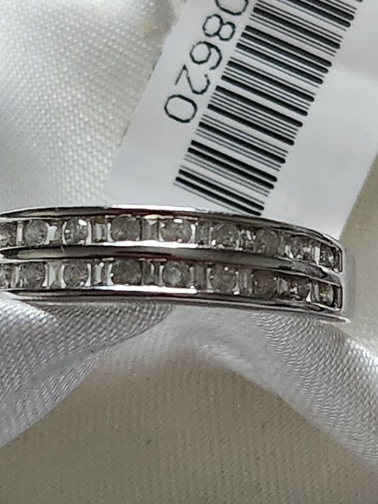 BRAND NEW 9CT White Gold Ring Size M 32 Diamonds half Eternity Ring SGL Certification 