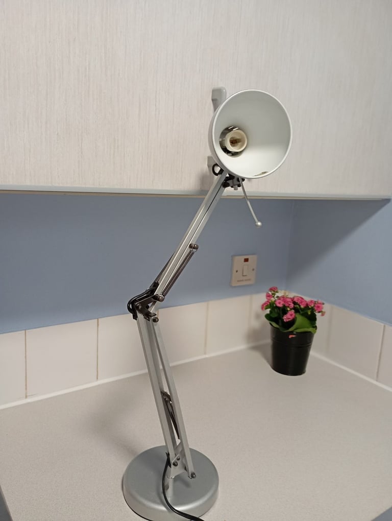 Desk lamp 