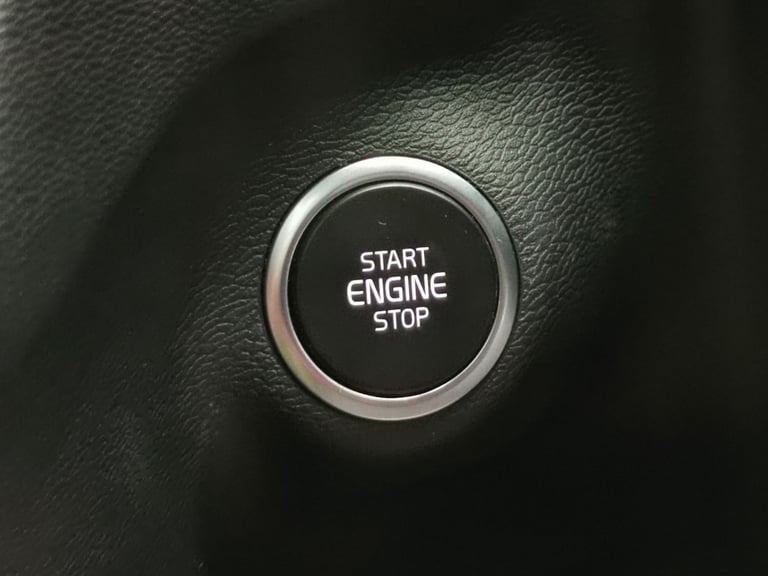 2022 Volvo XC40 2.0 B4 MHEV Ultimate SUV 5dr Petrol Hybrid DCT Auto Euro 6 (s/s) (197 ps) - Suv H...