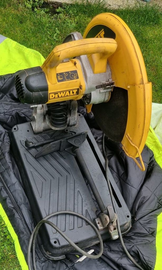 HEAVY DUTY 2200W DEWALT DW871 355mm METAL CHOP SAW