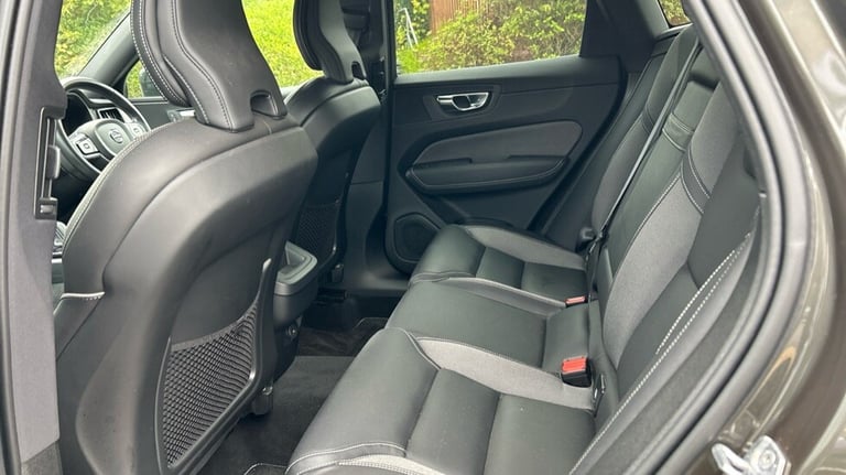 2021 Volvo XC60 R-Design, B5 AWD mild hybrid Estate Petrol Automatic